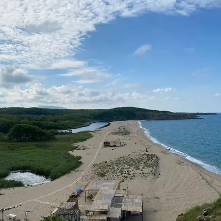 אתר קמפינג каравана в סינמורץ