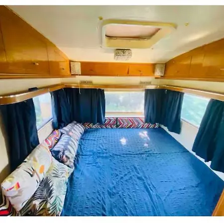 каравана в אתר קמפינג *